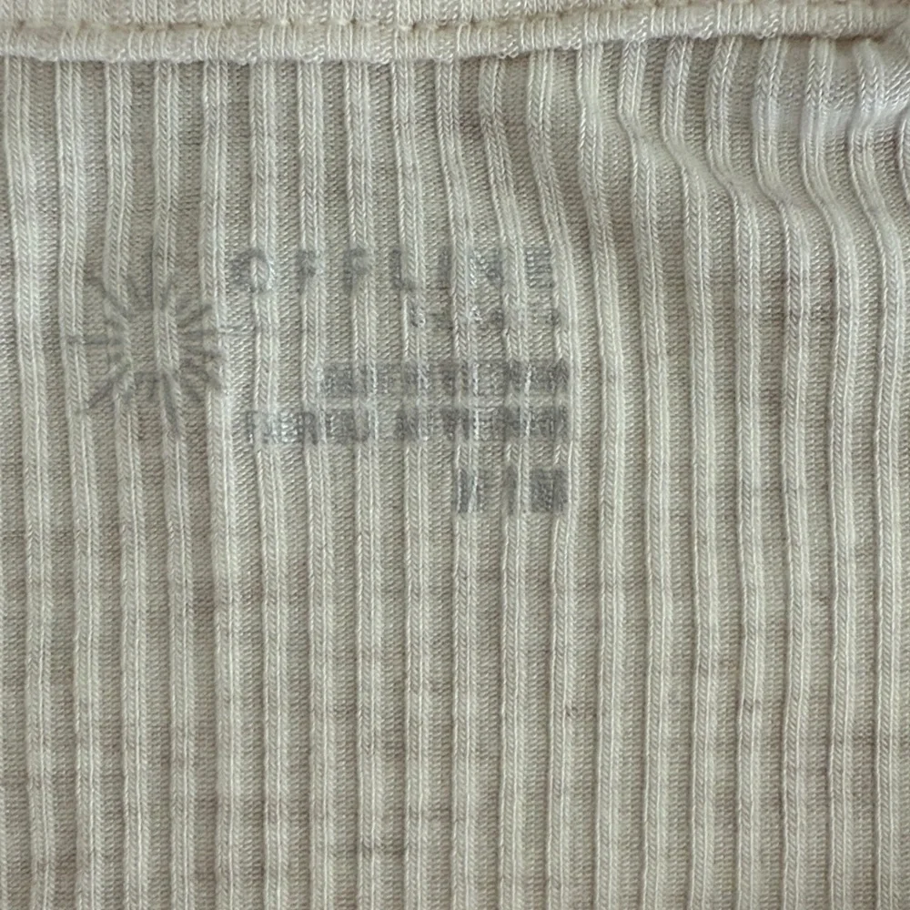 *NWT* Aerie Offline - Cream Long Sleeve Ribbed Back Scoop Neck Tee - Picture 6 of 6